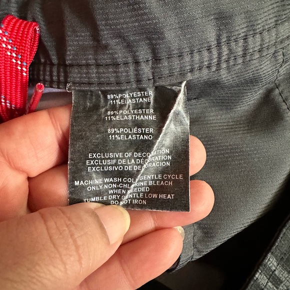 O’Neill Hybrid  Grey Plaid Flat Front Quick Dry Shorts - Size 38 - Picture 8 of 8